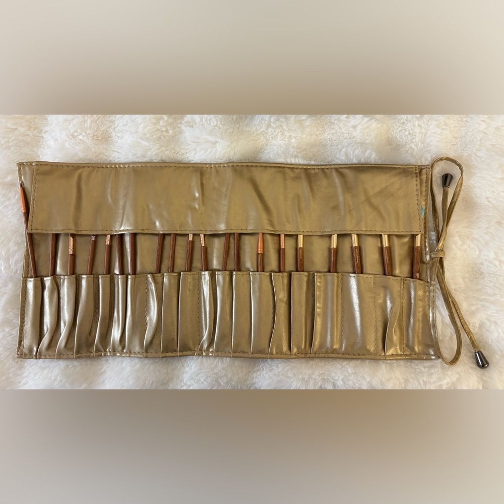 Makeup Brush Set 20 gold folding tie travel vacation wedding occasion resort - Picture 3 of 4